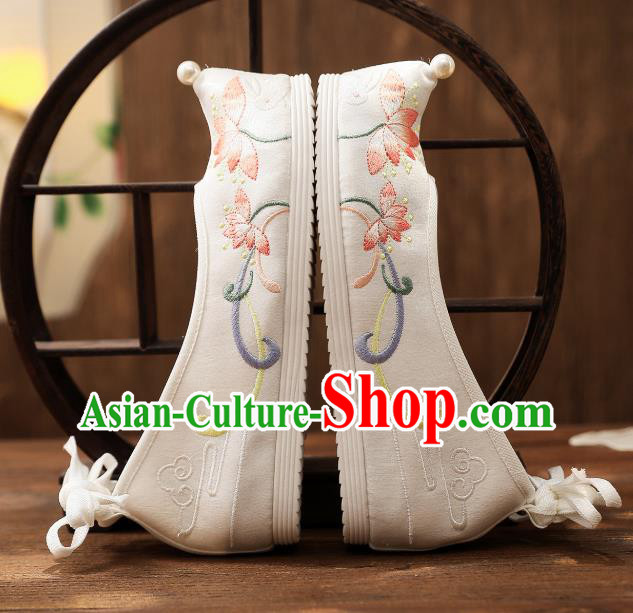 China Traditional White Cloth Shoes Embroidered Lotus Shoes Handmade Hanfu Shoes National Shoes