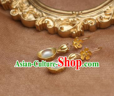 China Traditional Cheongsam Golden Ingot Earrings Ancient Princess White Chalcedony Ear Jewelry