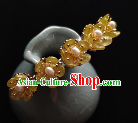 China Ancient Princess Pearls Hairpin Traditional Ming Dynasty Light Golden Plum Hair Stick