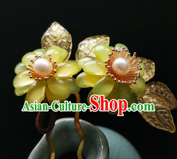 China Ancient Palace Lady Hairpin Traditional Ming Dynasty Green Chrysanthemum Hair Stick