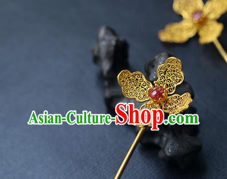 China Ancient Palace Lady Tourmaline Hair Stick Traditional Ming Dynasty Princess Filigree Hairpin