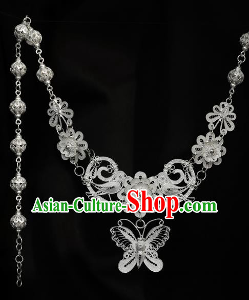 China Traditional Hanfu Plum Blossom Necklace Accessories Ancient Princess Silver Butterfly Necklet Pendant