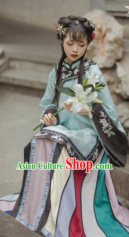 China Traditional Qing Dynasty Rich Female Embroidered Clothing Ancient Patrician Lady Historical Costumes