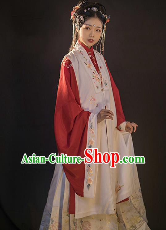 Traditional China Ancient Royal Princess Hanfu Clothing Ming Dynasty Historical Costumes for Patrician Lady