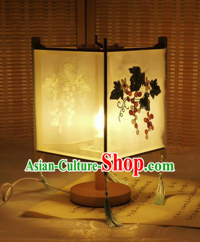 China Classical Cloth Palace Lantern Traditional New Year Desk Lantern Handmade Embroidered Grape Lamp