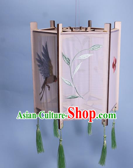 China Classical Embroidered Palace Lantern Traditional Silk Hexagon Lanterns Handmade Hanging Lamp