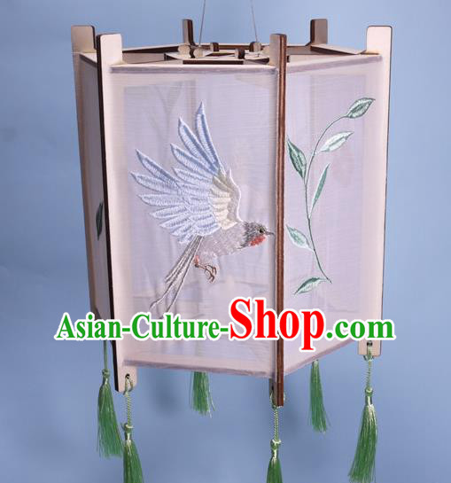 China Classical Embroidered Palace Lantern Traditional Silk Hexagon Lanterns Handmade Hanging Lamp