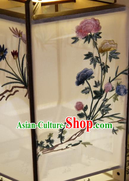 China Handmade Hanging Lamp Classical Embroidered Peony Palace Lantern Traditional Silk Hexagon Lanterns