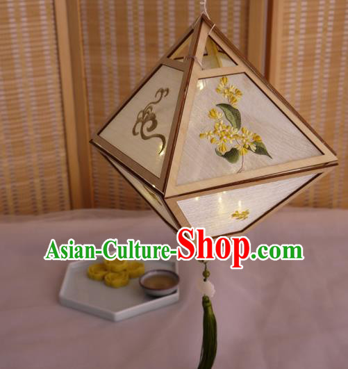 China Classical Rhombus Palace Lantern Traditional Spring Festival Lanterns Handmade Embroidered Osmanthus Portable Lamp