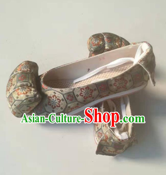 China Traditional Song Dynasty Wedding Shoes Handmade Ancient Princess Hanfu Shoes Light Golden Satin Shoes