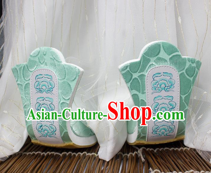 China Traditional Tang Dynasty Princess Shoes Hanfu Hand Painting Clouds Shoes Classical Light Green Brocade Shoes