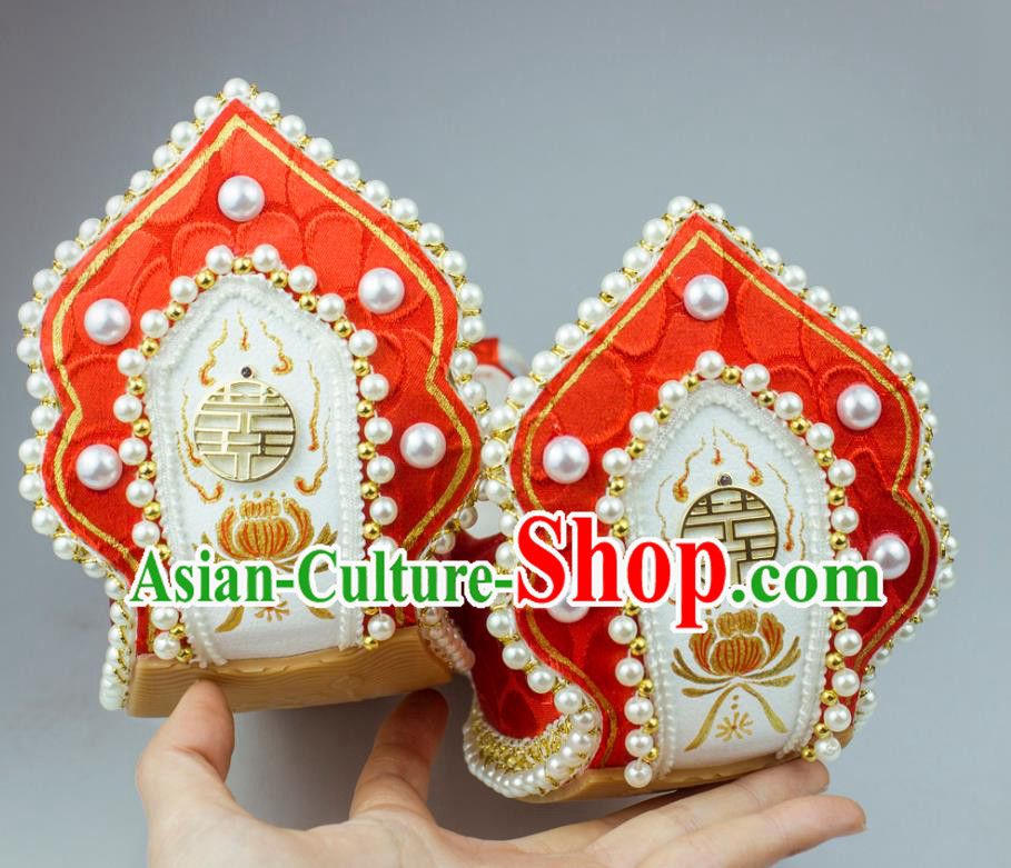 China Traditional Song Dynasty Princess Shoes Classical Wedding Pearls Shoes Red Brocade Hanfu Shoes