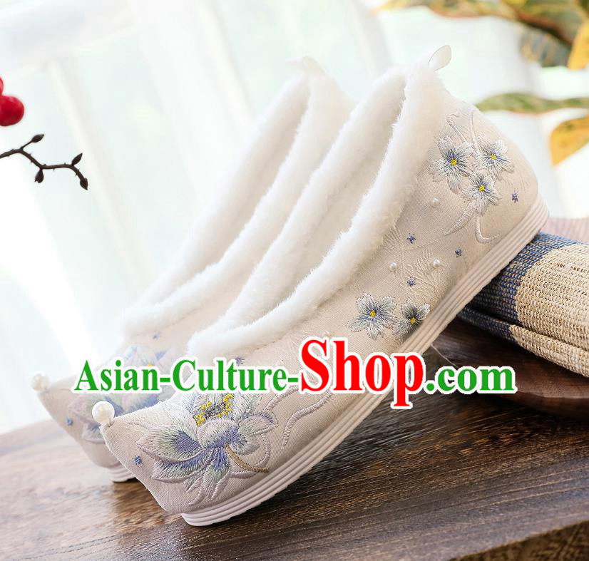 China Classical Embroidered Lotus Shoes Traditional Winter White Cloth Shoes Hanfu Shoes