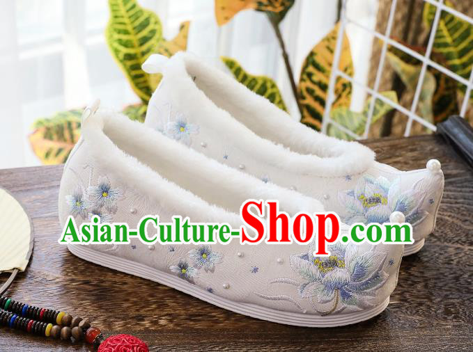 China Classical Embroidered Lotus Shoes Traditional Winter White Cloth Shoes Hanfu Shoes