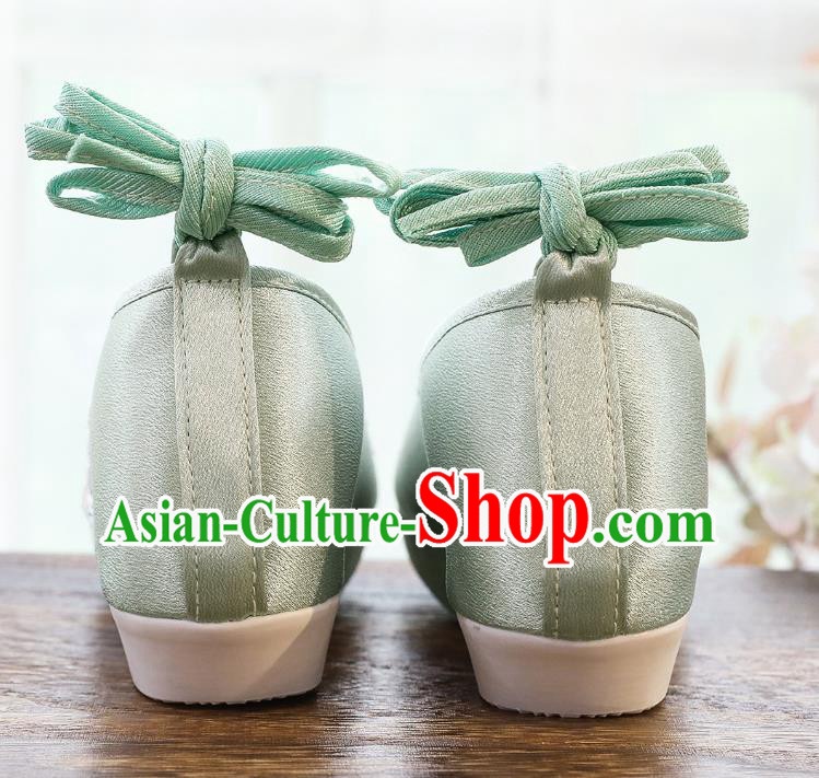 China Traditional Hanfu Shoes Winter Women Shoes Classical Embroidered Fox Light Green Satin Shoes