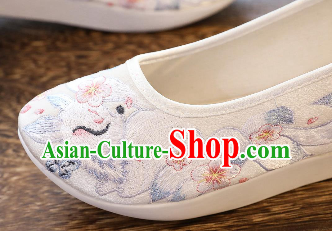 China Classical Embroidered Fox White Satin Shoes Traditional Hanfu Shoes Winter Women Shoes
