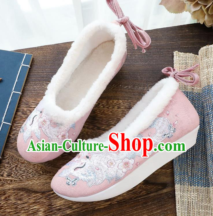 China Winter Pink Cloth Shoes Classical Embroidered Fox Shoes Traditional Women Hanfu Shoes