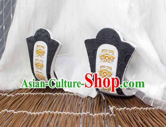 China Handmade Black Cloth Shoes Traditional Tang Dynasty Princess Shoes Classical Wedding Shoes