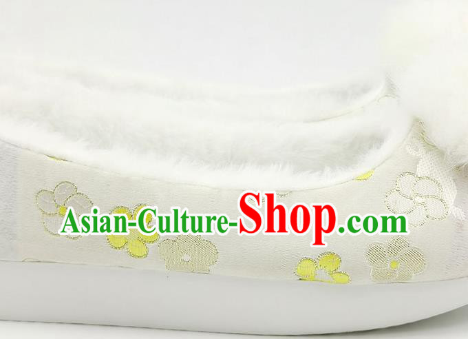 China Classical White Brocade Shoes Traditional Satin Shoes Song Dynasty Noble Lady Hanfu Shoes