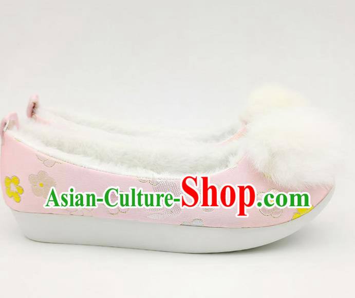 China Song Dynasty Noble Lady Hanfu Shoes Classical Pink Brocade Shoes Traditional Satin Shoes