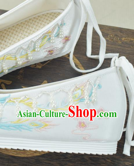 China Traditional Beads Tassel Shoes Women Hanfu Shoes National Embroidered Phoenix White Cloth Shoes