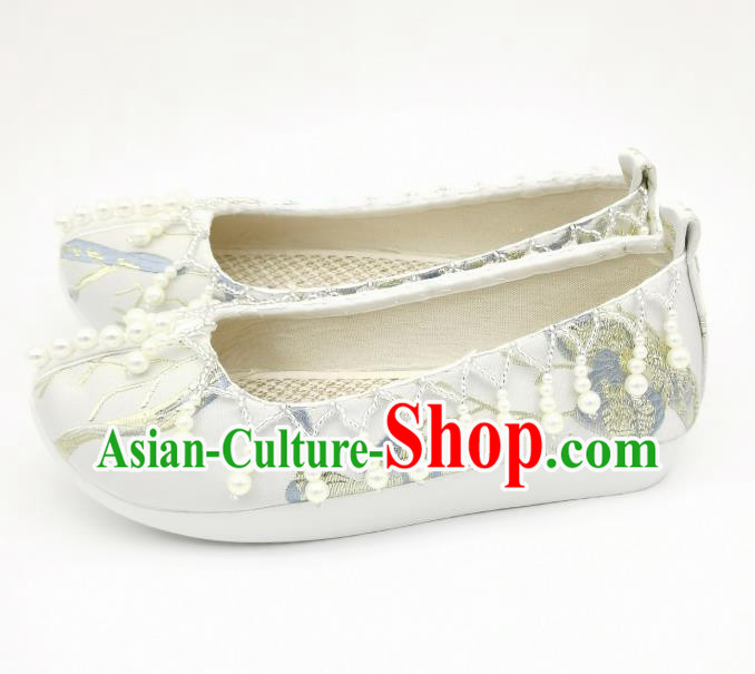 China Traditional Song Dynasty Princess Shoes Classical Pearls Shoes Handmade White Brocade Shoes
