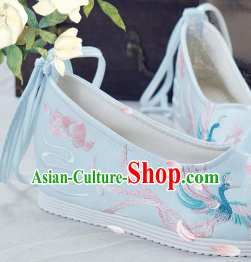 China Women Embroidered Shoes National Shoes Traditional Wedding Shoes Light Blue Cloth Shoes