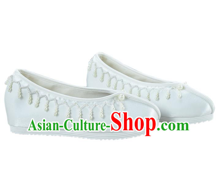 China Traditional Hanfu Shoes White Satin Shoes National Women Beads Tassel Shoes