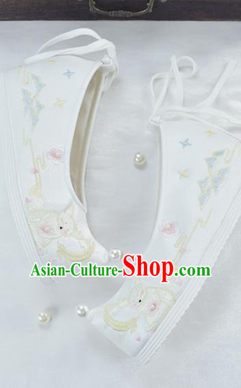 China Embroidered Shoes National Women Shoes Traditional White Cloth Shoes