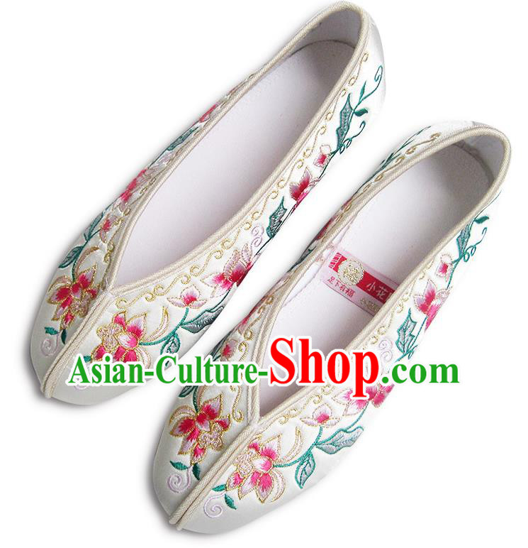 China Traditional White Satin Shoes Embroidered Flowers Shoes National Shoes