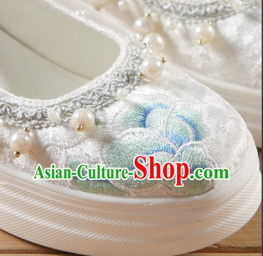 China Hanfu Shoes Embroidered Peony Shoes White Cloth Shoes Pearls Shoes