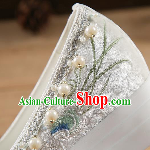 China Hanfu Shoes Embroidered Peony Shoes White Cloth Shoes Pearls Shoes