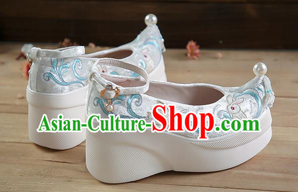 China White Velvet Shoes Traditional Hanfu Shoes Embroidered Rabbit Platform Shoes