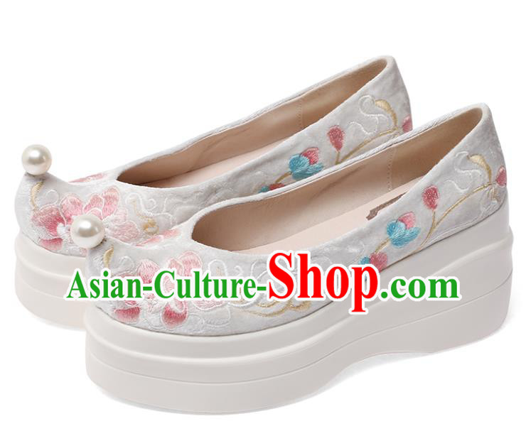 China Embroidered Peony Platform Shoes White Velvet Shoes Traditional Hanfu Pearl Shoes