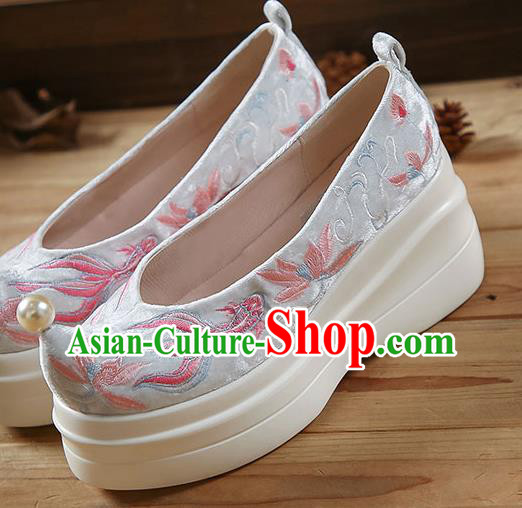 China Embroidered Lotus Fish Shoes White Velvet Shoes Traditional Hanfu Platform Shoes