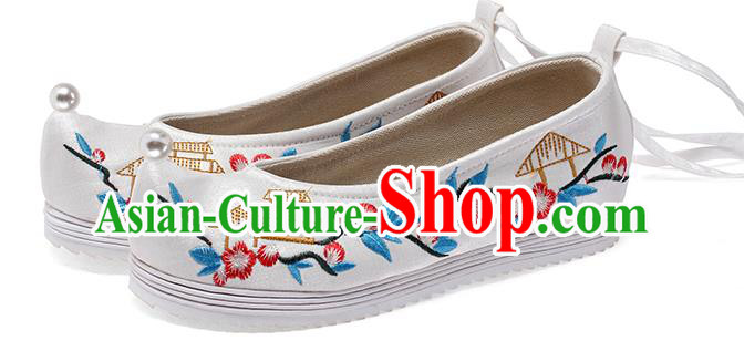 China Embroidered White Satin Shoes Ancient Princess Shoes Traditional Hanfu Pearl Shoes