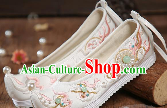 China Ancient Princess Shoes Traditional Ming Dynasty Hanfu Shoes Embroidered White Satin Shoes