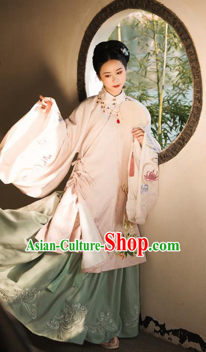 China Ancient Court Beauty Embroidered Costumes Traditional Ming Dynasty Royal Princess Clothing for Women