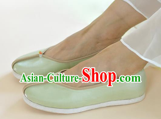 China Traditional Hanfu Light Green Satin Shoes Women Shoes National Shoes