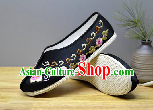 China Traditional Wedding Shoes Black Cloth Shoes National Embroidered Plum Shoes