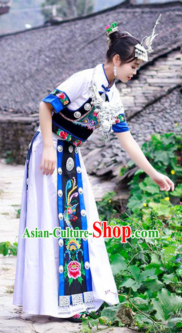 Chinese Hmong Ethnic Female Folk Dance White Outfits Miao Nationality Stage Show Clothing and Silver Hair Accessories