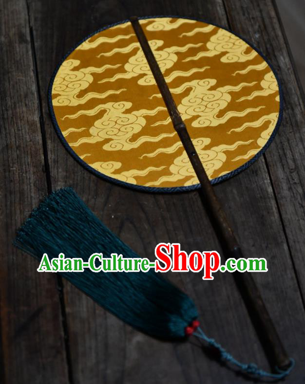 China Traditional Red Brocade Fan Handmade Dragon Painting Palace Fan Wedding Circular Fan