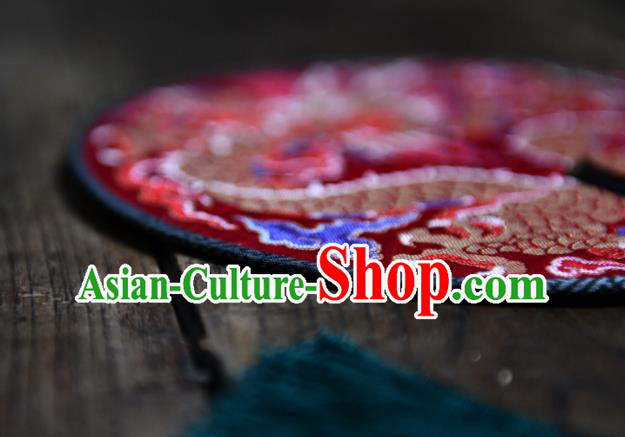 China Traditional Red Brocade Fan Handmade Dragon Painting Palace Fan Wedding Circular Fan