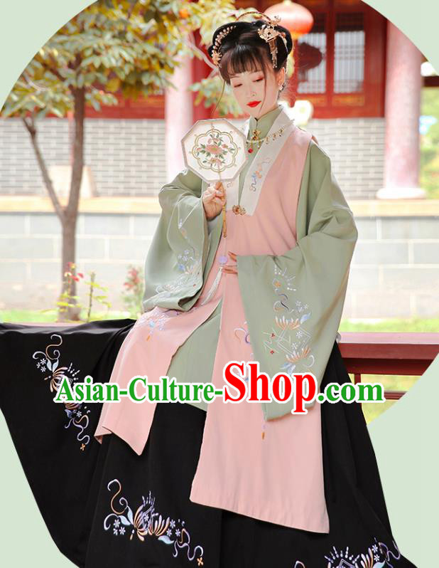 Chinese Ancient Noble Lady Embroidered Costumes Traditional Ming Dynasty Royal Princess Hanfu Clothing