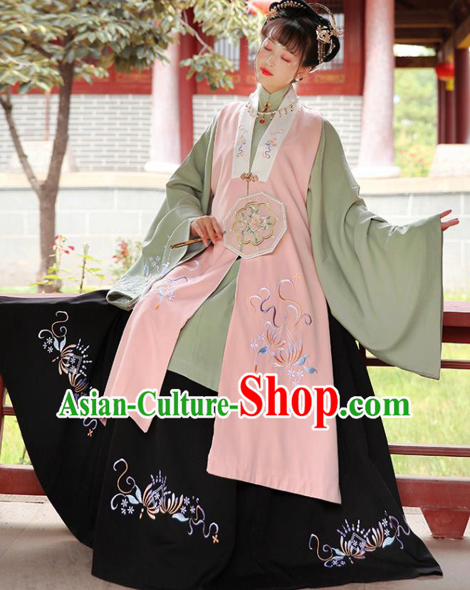 Chinese Ancient Noble Lady Embroidered Costumes Traditional Ming Dynasty Royal Princess Hanfu Clothing