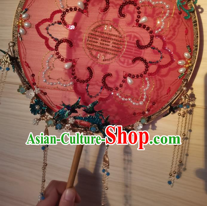 China Embroidered Circular Fan Traditional Wedding Red Silk Fan Handmade Bride Tassel Palace Fan