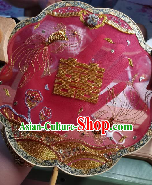 China Handmade Bride Tassel Palace Fan Embroidered Goldfish Fan Traditional Wedding Red Silk Fan