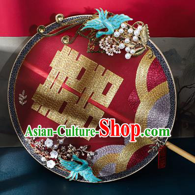 China Traditional Xiuhe Suit Red Silk Fan Embroidered Circular Fan Handmade Bride Palace Fan