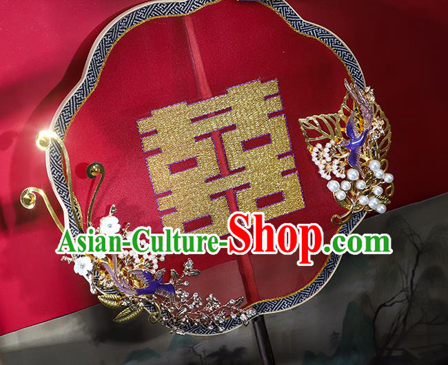 China Handmade Bride Palace Fan Traditional Wedding Xiuhe Suit Fan Embroidered Red Silk Fan