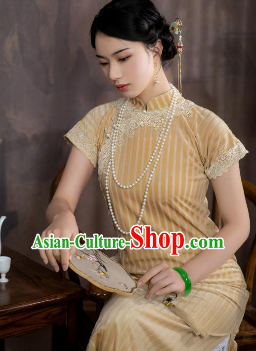 China National Shanghai Beauty Qipao Dress Clothing Traditional Young Lady Light Yellow Velvet Cheongsam